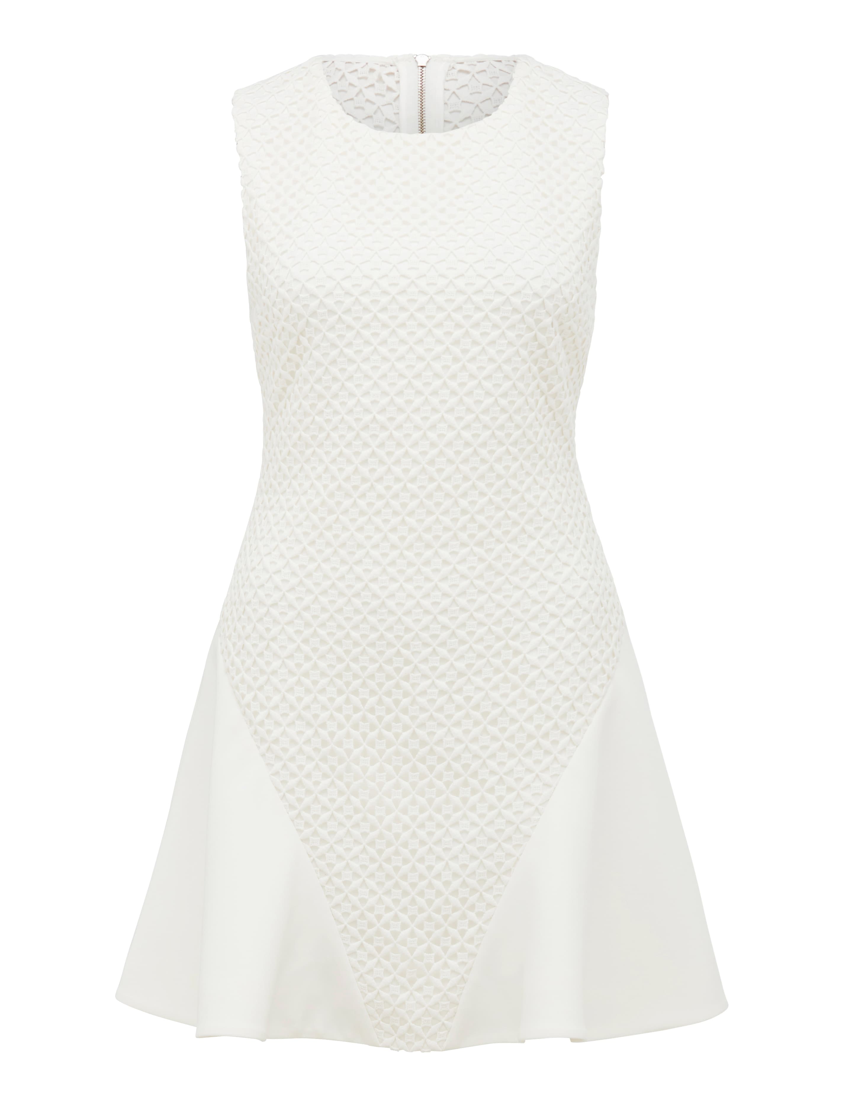AllTerritories_Mannequin_24888401_F Mannequin
