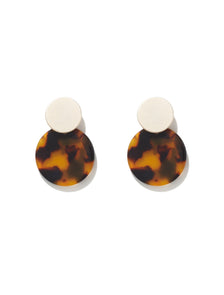 Elora Resin Stud Earrings Gold & Tort_mannequin