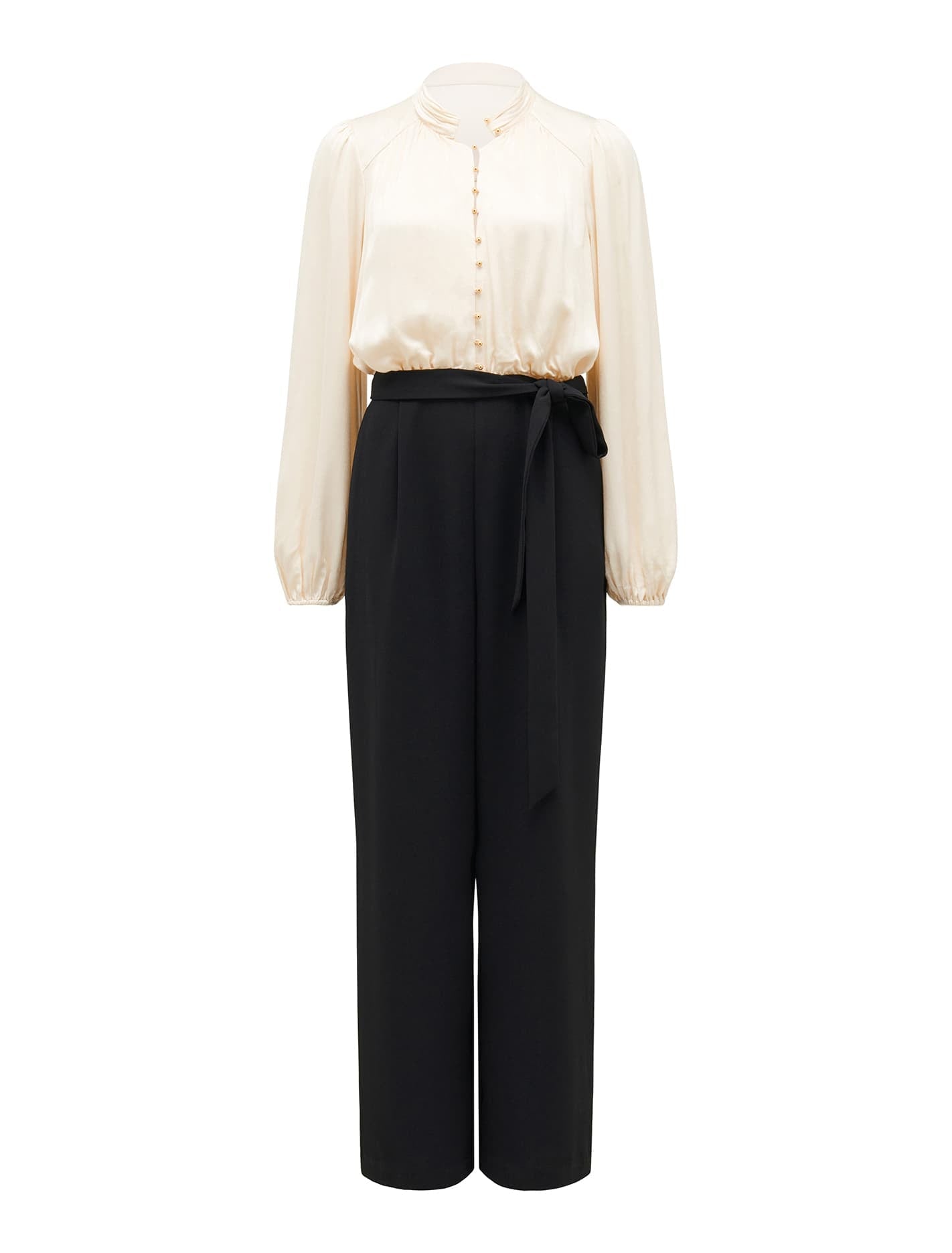 AllTerritories_Mannequin_27682201_F6 Mannequin